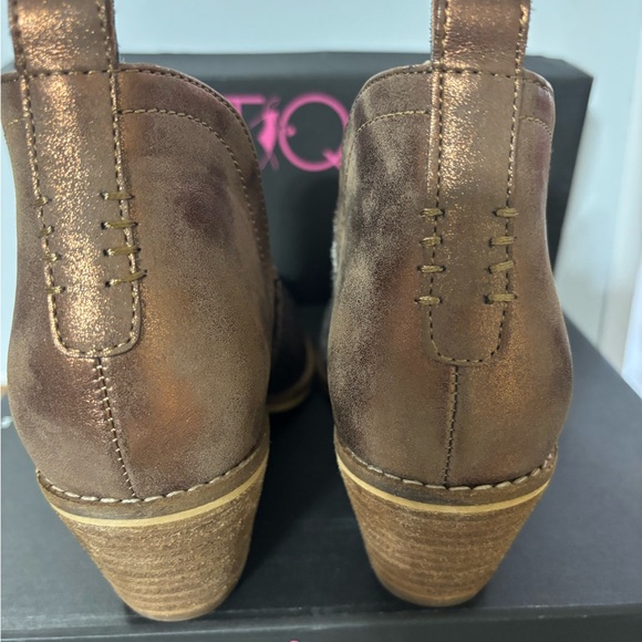 Corkys Bronze and Brown Ankle Booties - Picture 4 of 9